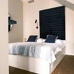 Comecasa Larga Cosy Milan